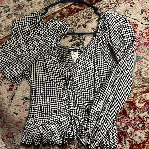 Japna houndstooth cropped long sleeve top - Picture 3 of 3